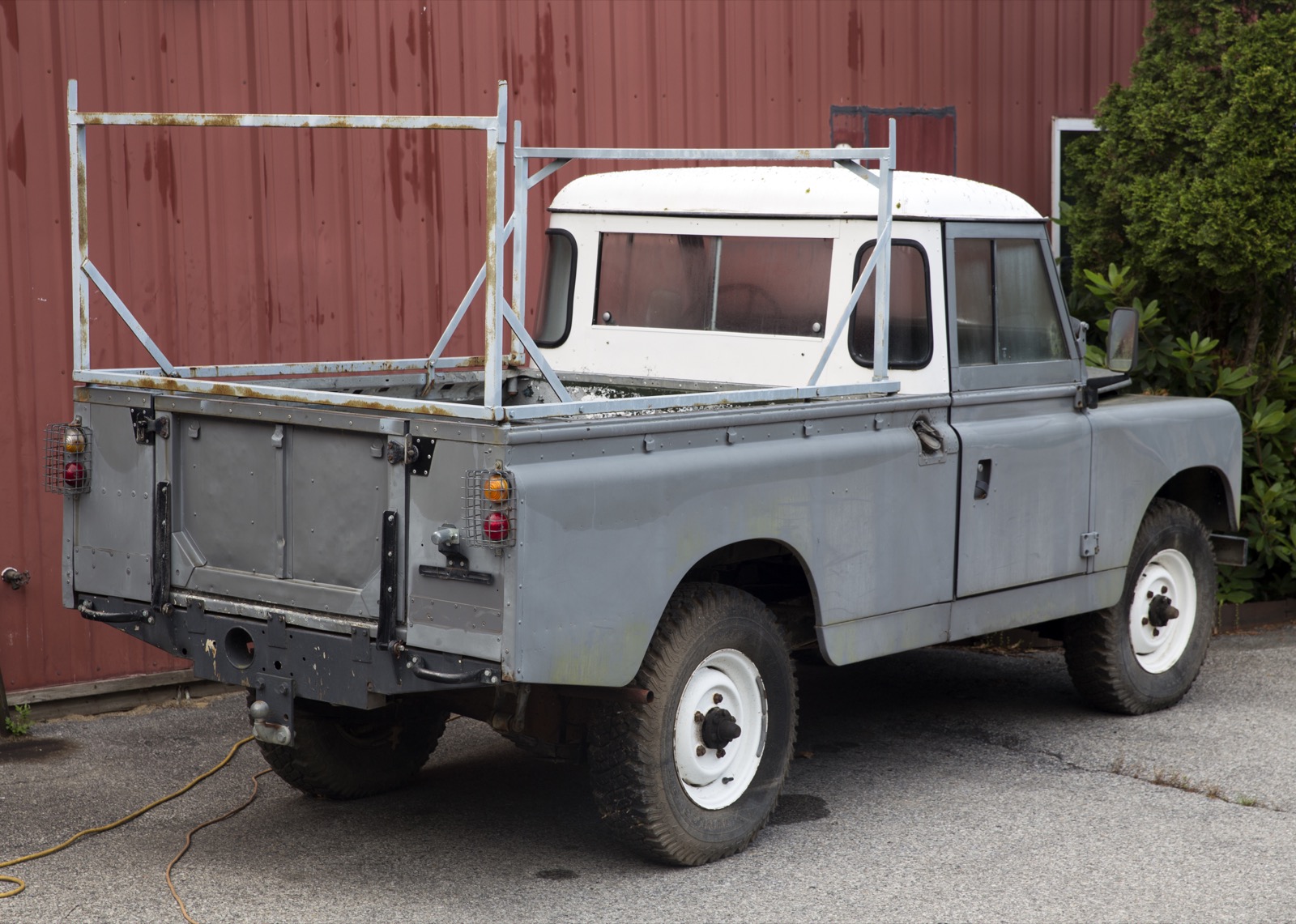 A Land Rover 109 Series II/IIA pick-up: the long-wheelbase pick-up type, with canvas tilt, that the three women drove 16,000 miles to India and back (not the expedition vehicle).