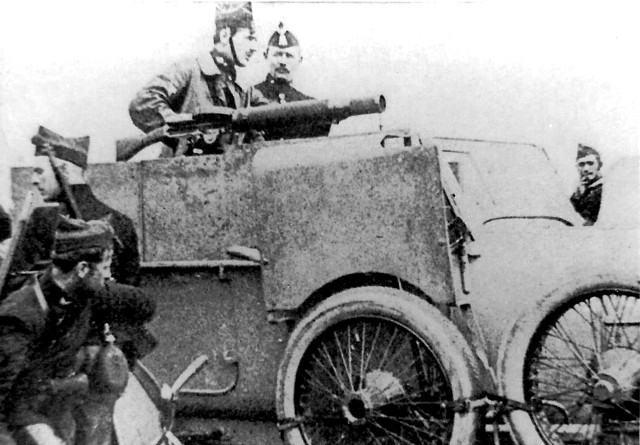 Not a Land Rover: a Belgian Army Minerva armoured car of 1914, a Minerva touring chassis plated at the Antwerp works — the firm's earlier military work, four decades before the Rover licence.