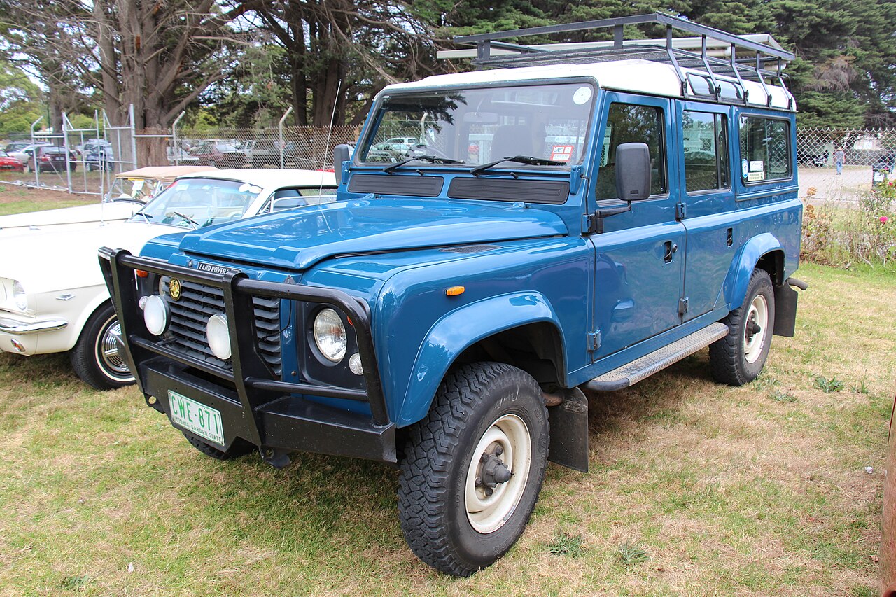 Defender 110 — 1986 Land Rover One Ten Station Wagon — the coil-sprung One Ten wore no Defender badge until 1990