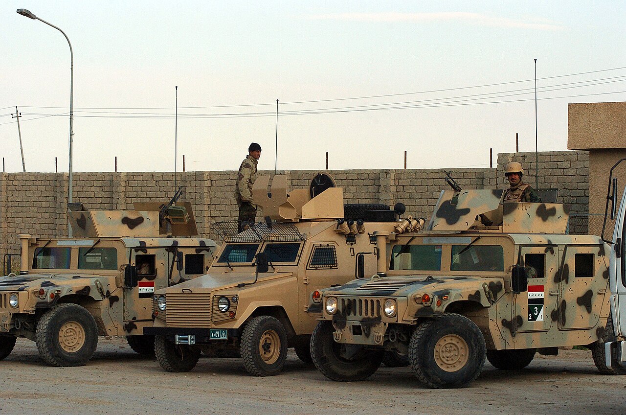 Shorland S55 APV · Otokar ZPT — Otokar ZPT (centre) between two Humvees as 2nd Iraqi Army Division soldiers prepare a relief mission at Tal Afar, 29 March 2007